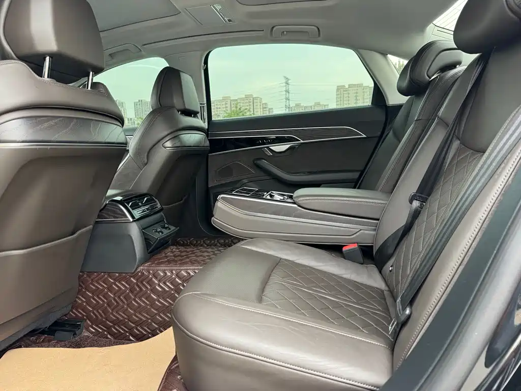 Audi A8 — миниатюра 12
