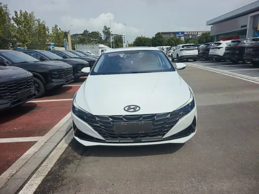 Hyundai Elantra — миниатюра 3