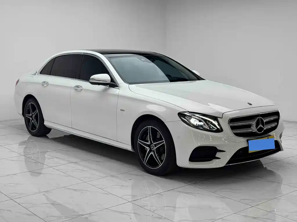 Mercedes-Benz E-Class — миниатюра 3