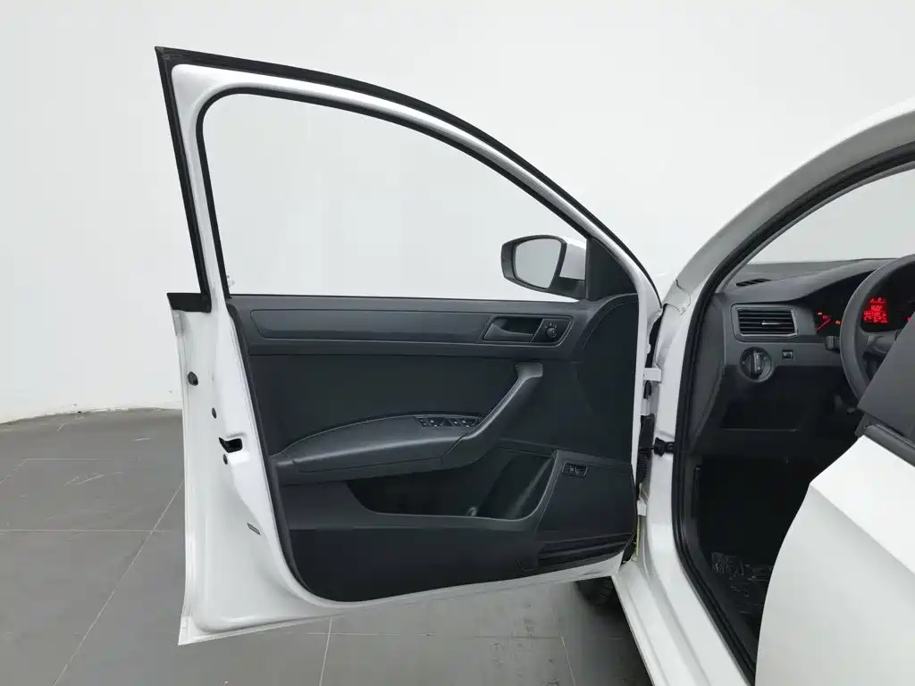Volkswagen Santana — миниатюра 8