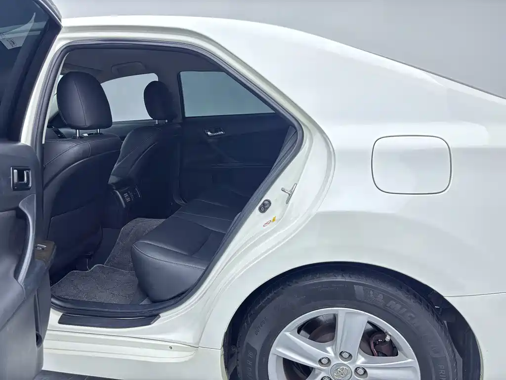 Toyota Reiz — миниатюра 14