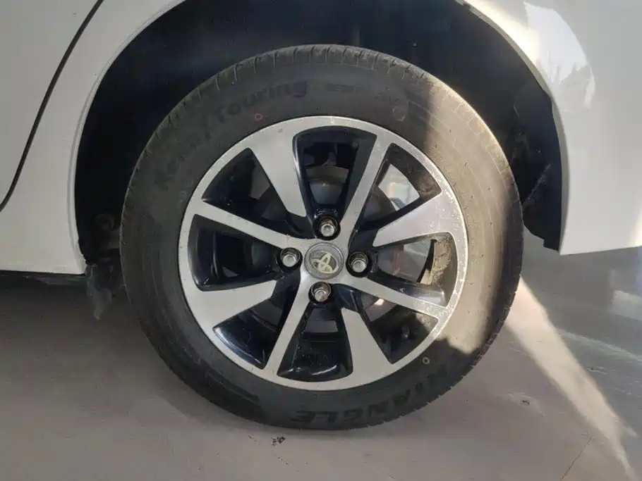 Toyota Yaris L — миниатюра 6