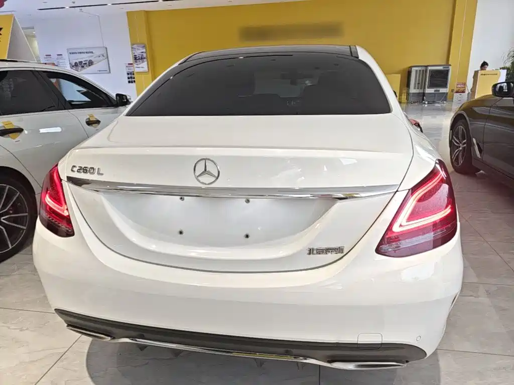 Mercedes-Benz C-Class — миниатюра 6