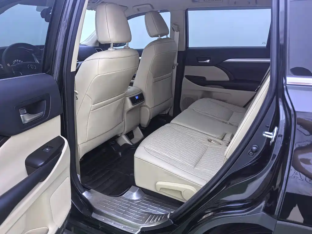 Toyota Highlander — миниатюра 8