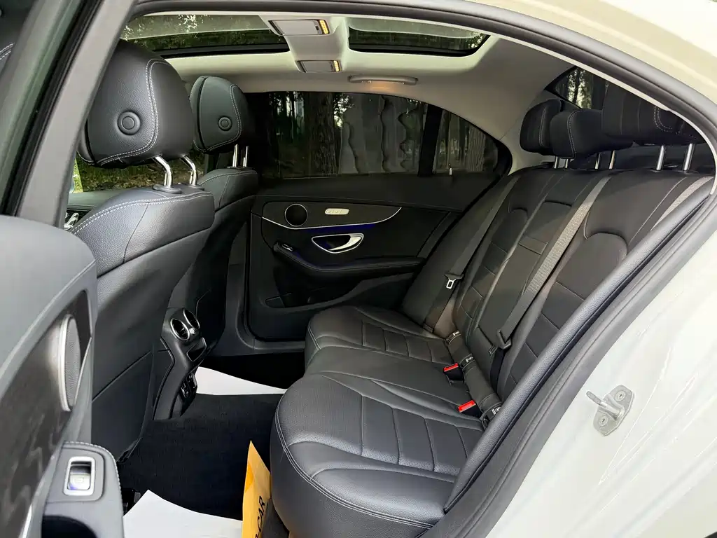 Mercedes-Benz C-Class — миниатюра 20