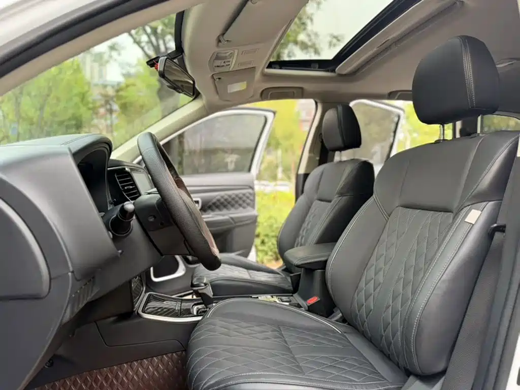 Mitsubishi Outlander — миниатюра 15