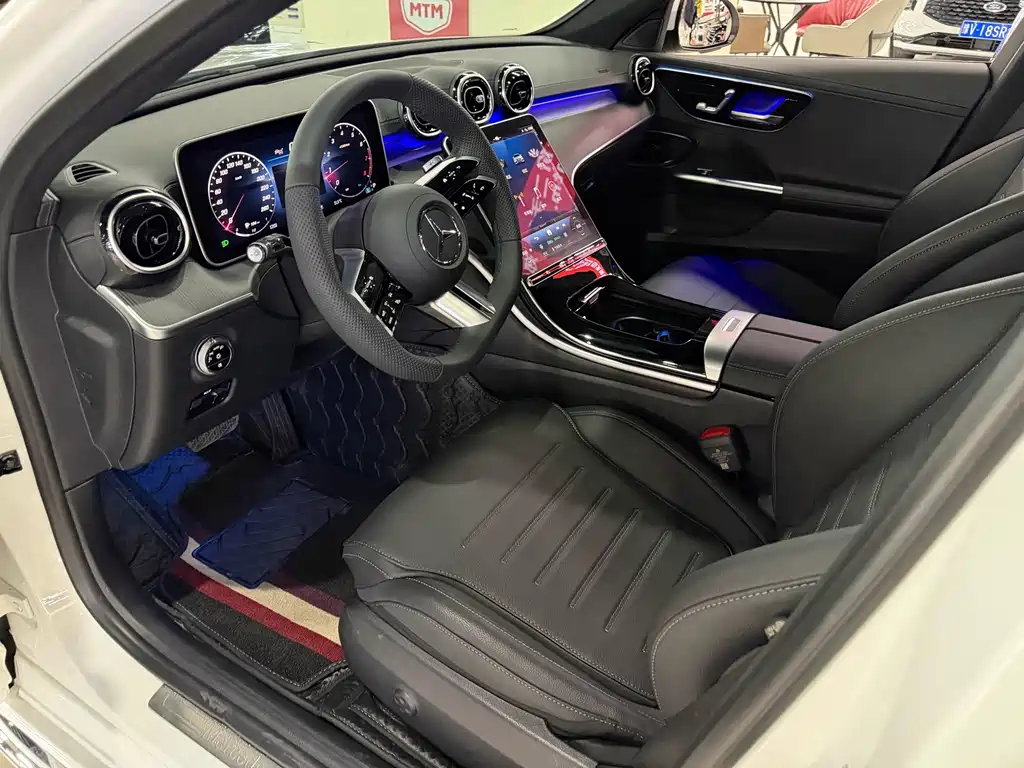 Mercedes-Benz C-Class — миниатюра 11