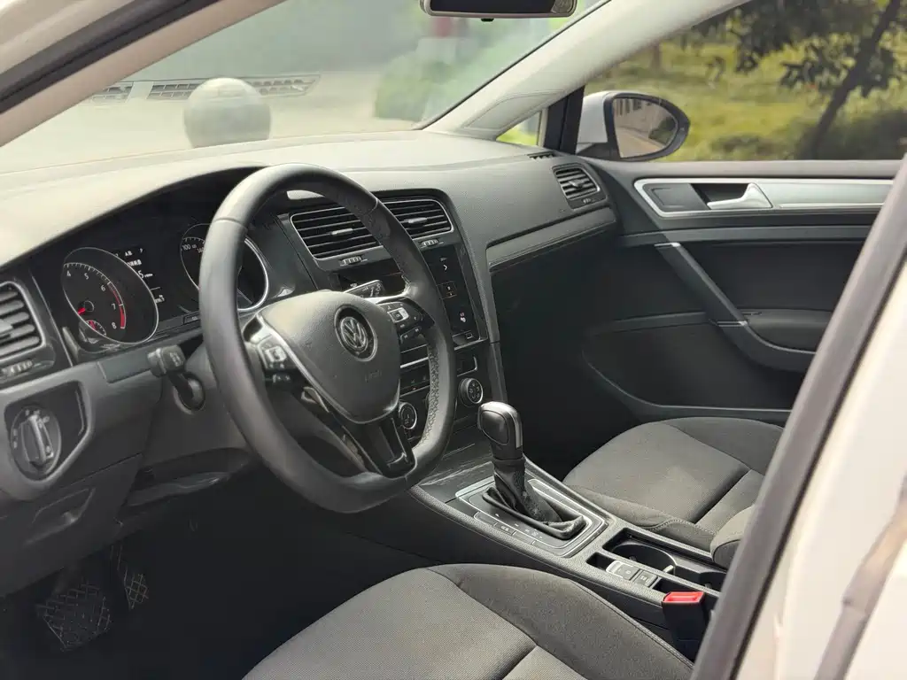 Volkswagen Golf — миниатюра 6