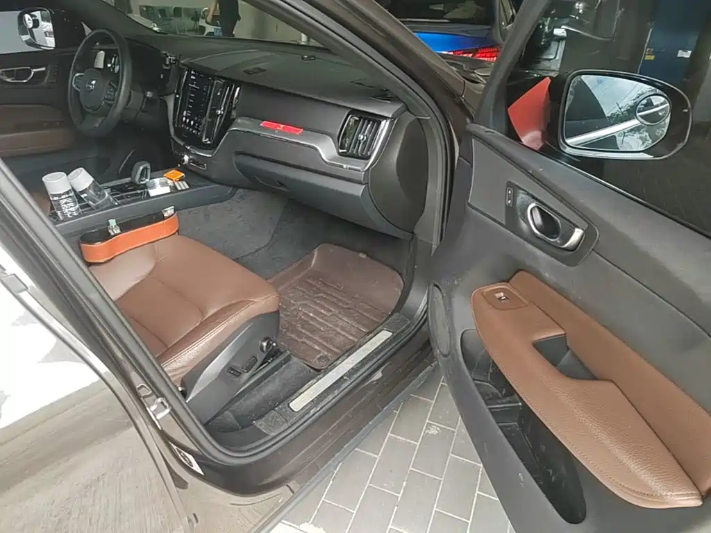 Volvo XC60 — миниатюра 9