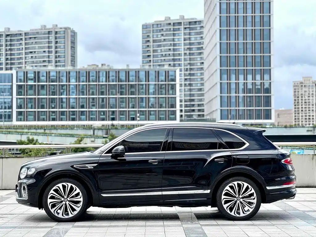 Bentley Bentayga PHEV — миниатюра 22