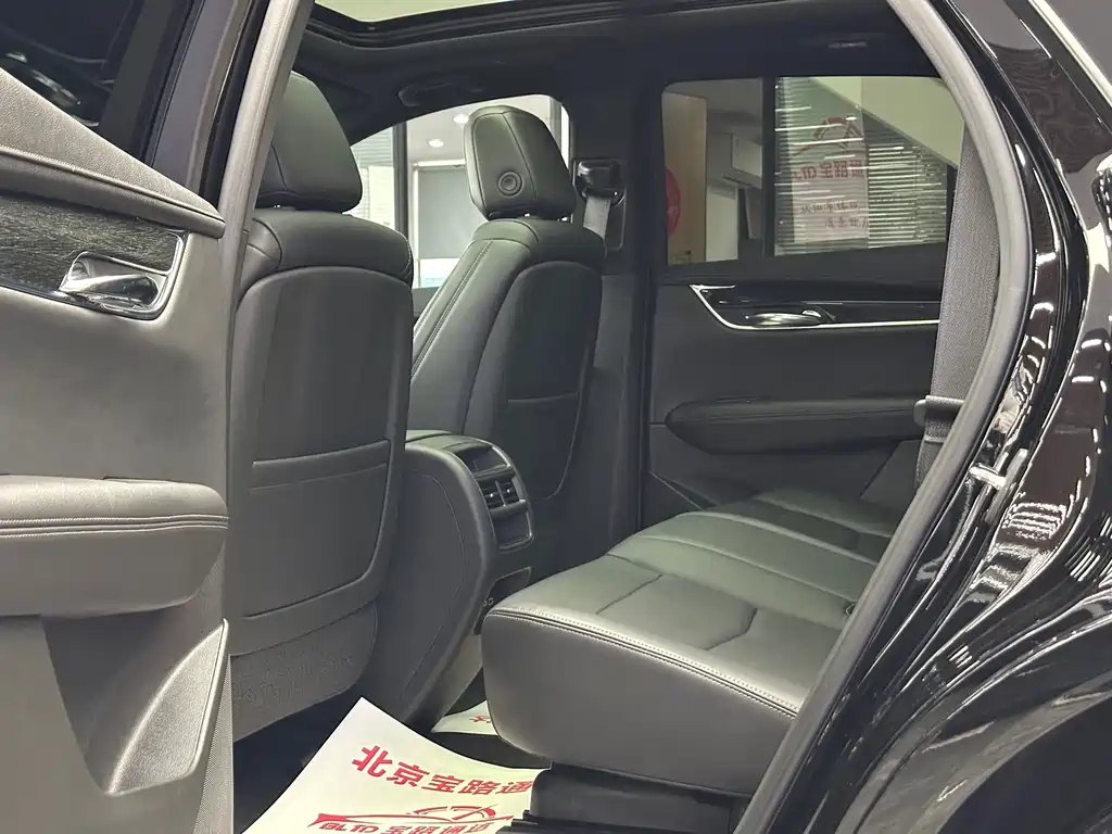 Cadillac XT5 — миниатюра 8
