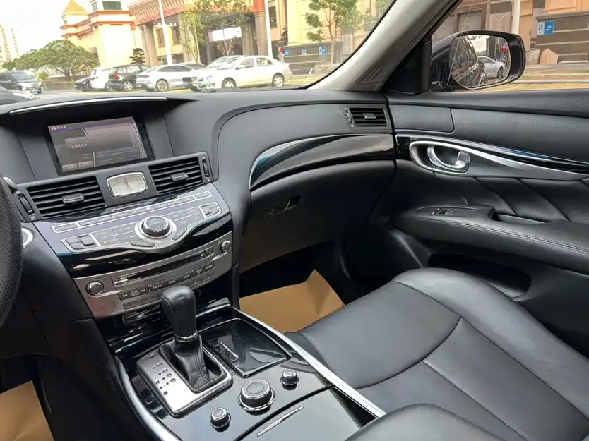 Infiniti Q70 — миниатюра 15