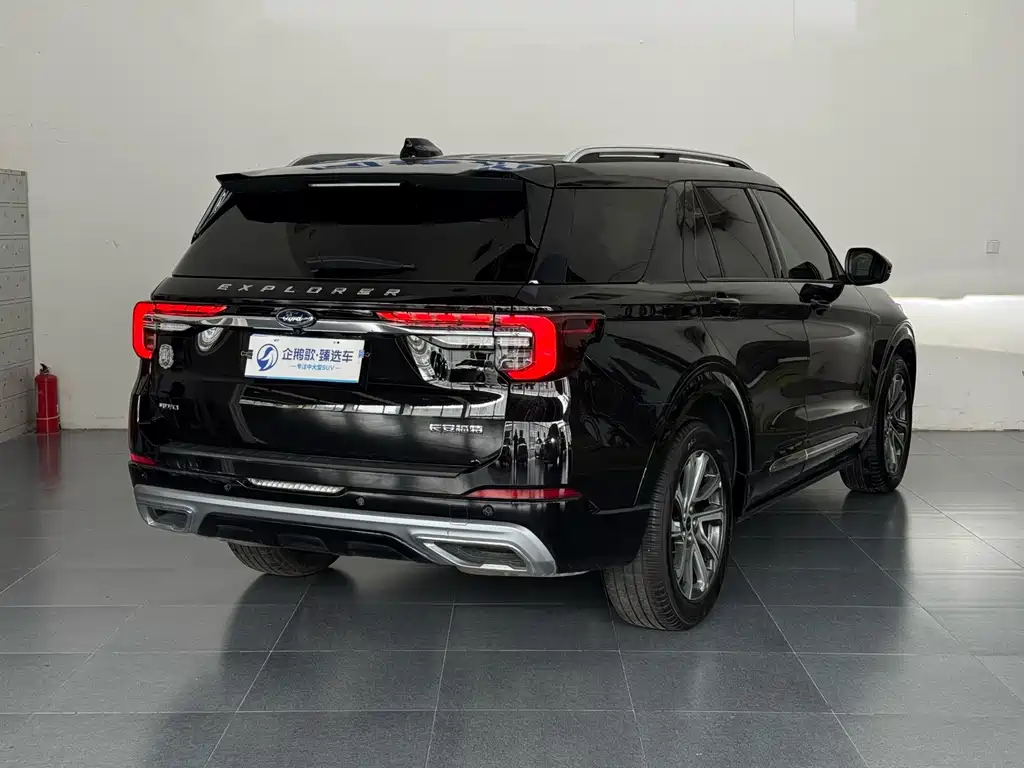 Ford Explorer — миниатюра 6