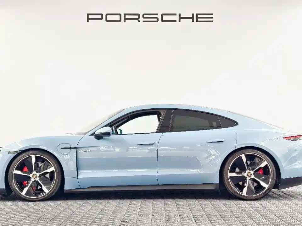 Porsche Taycan — миниатюра 4