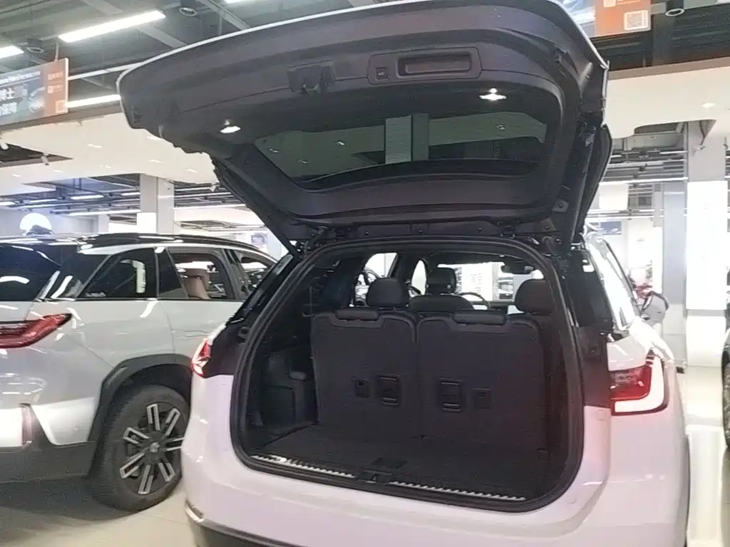 NIO ES8 — миниатюра 19