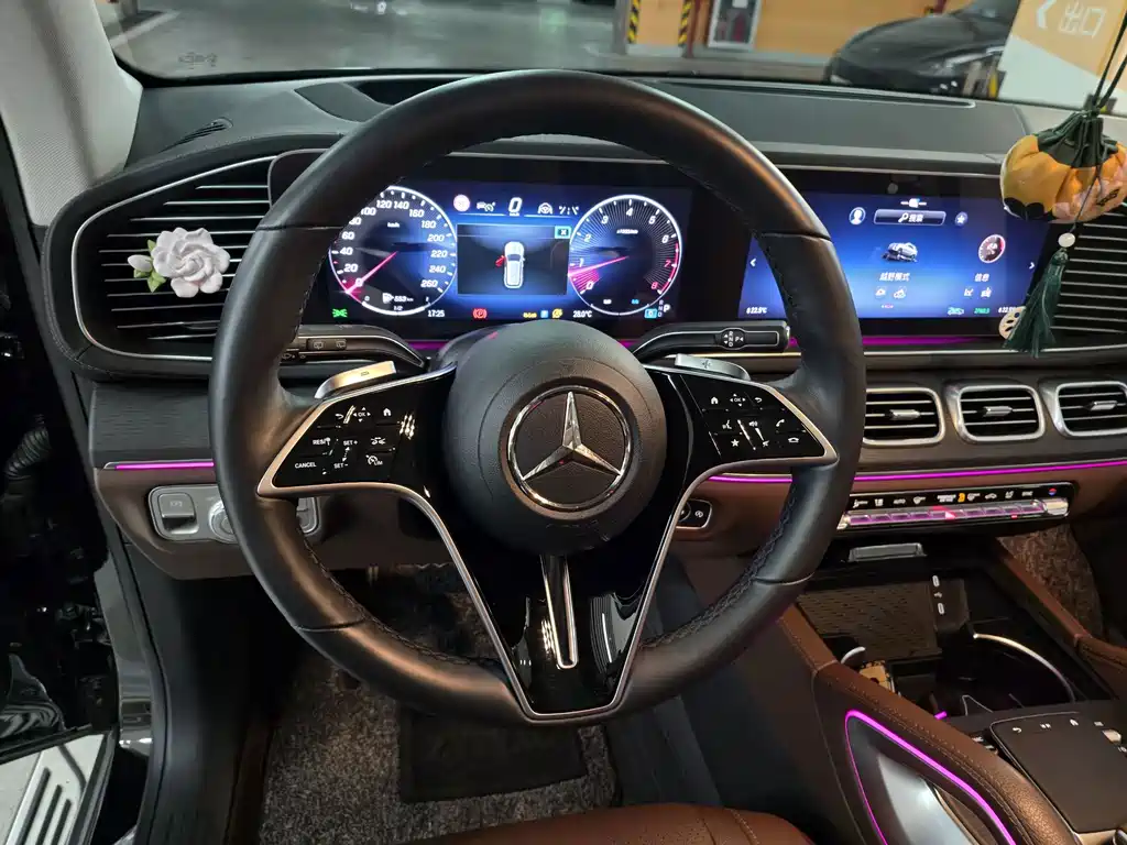 Mercedes-Benz GLE (Import) — миниатюра 12