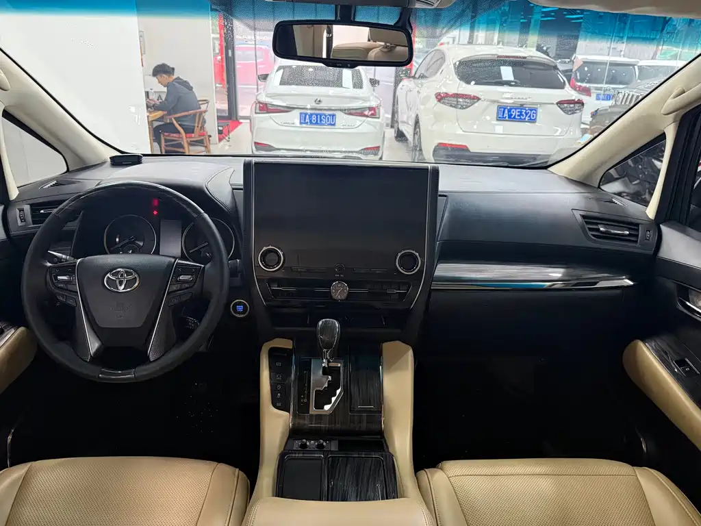 Toyota Alphard 2018 3.5L Luxury