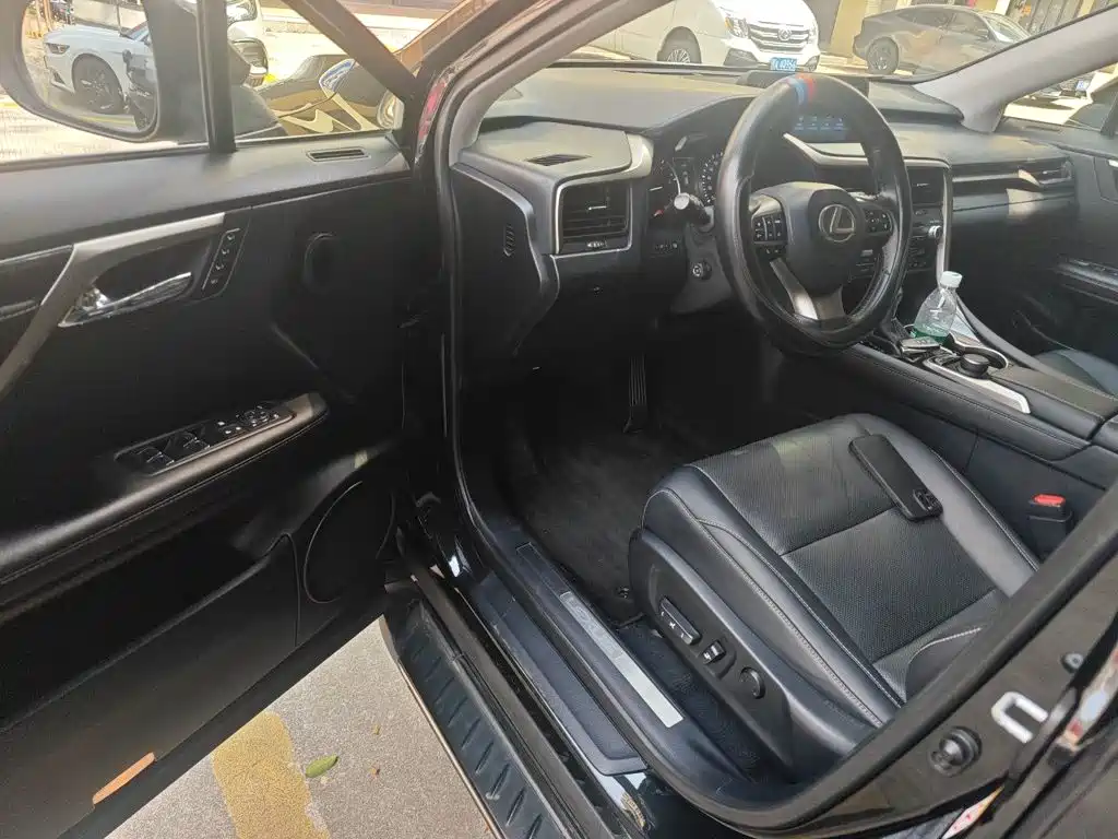 Lexus RX — миниатюра 17