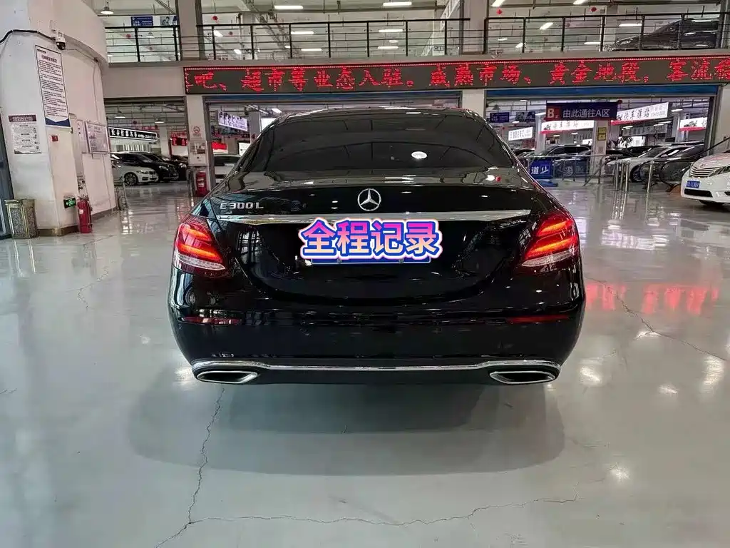 Mercedes-Benz E-Class — миниатюра 8