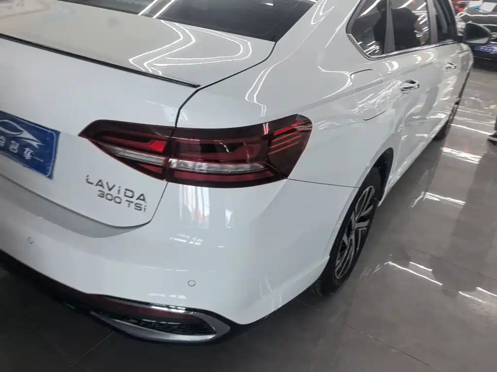 Volkswagen Lavida — миниатюра 8