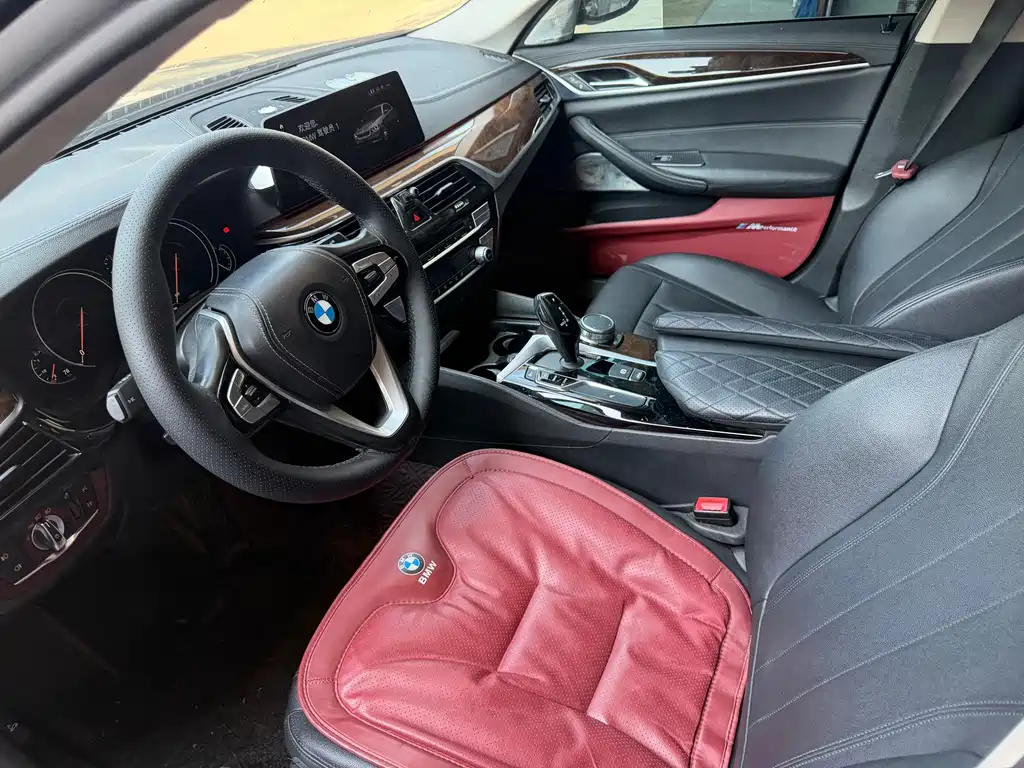 BMW 5 Series — миниатюра 9