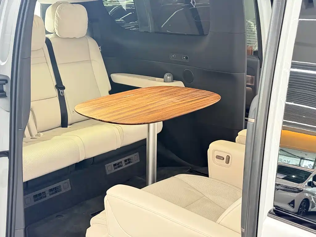 Li Auto Li MEGA — миниатюра 14