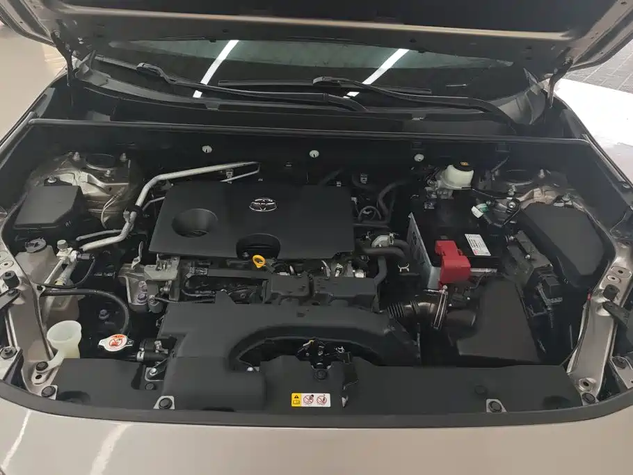 Toyota RAV4 — миниатюра 10