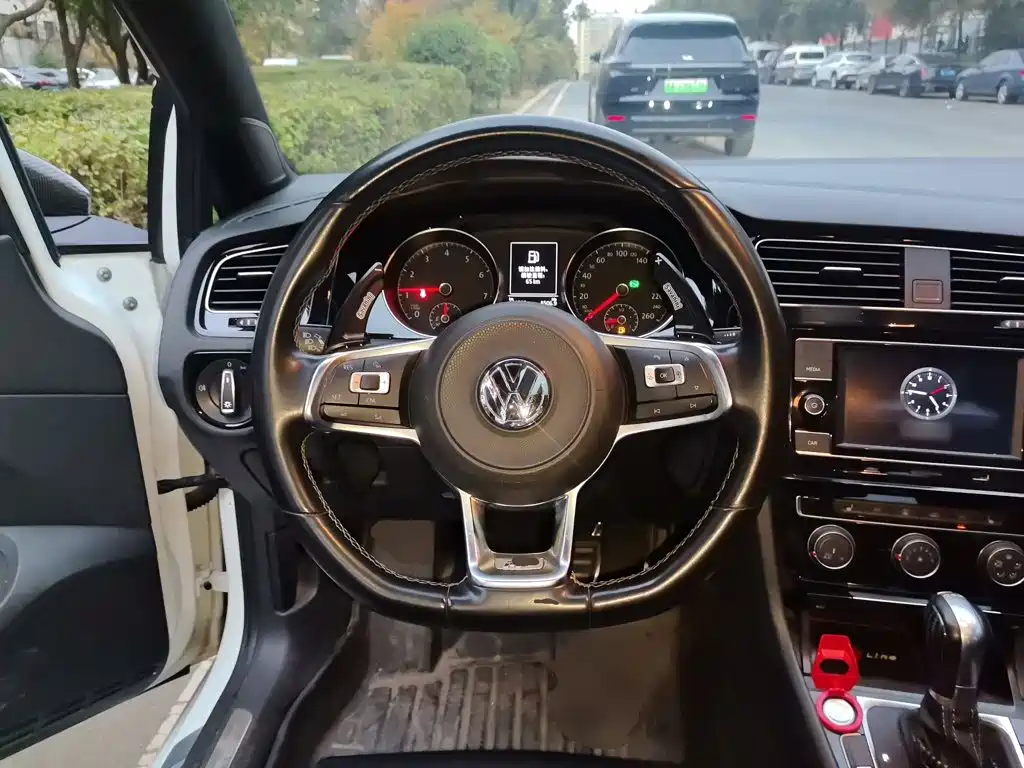 Volkswagen Golf — миниатюра 6