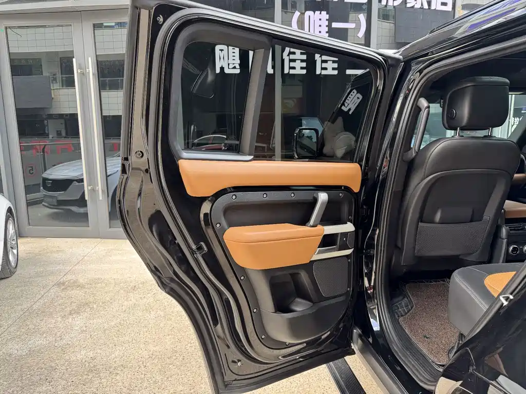 Land Rover Defender — миниатюра 23