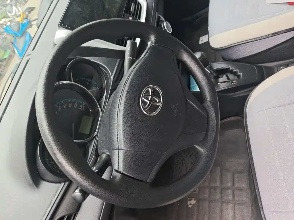 Toyota Yaris L — миниатюра 6