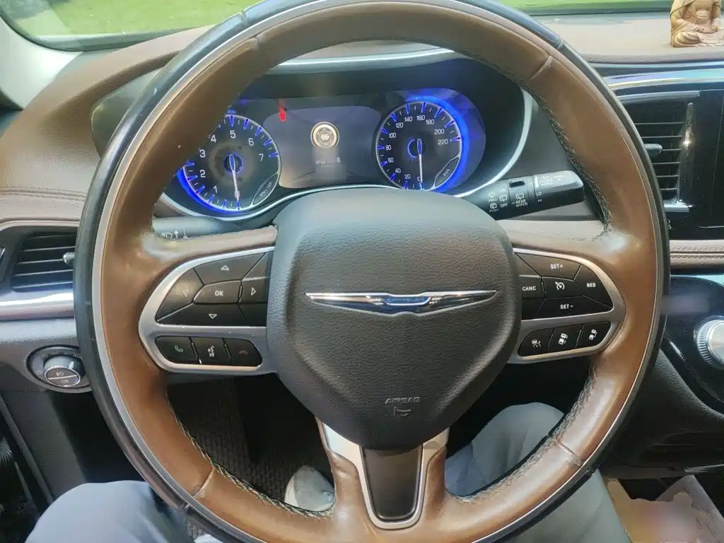 Chrysler Grand Voyager (Import) — миниатюра 6