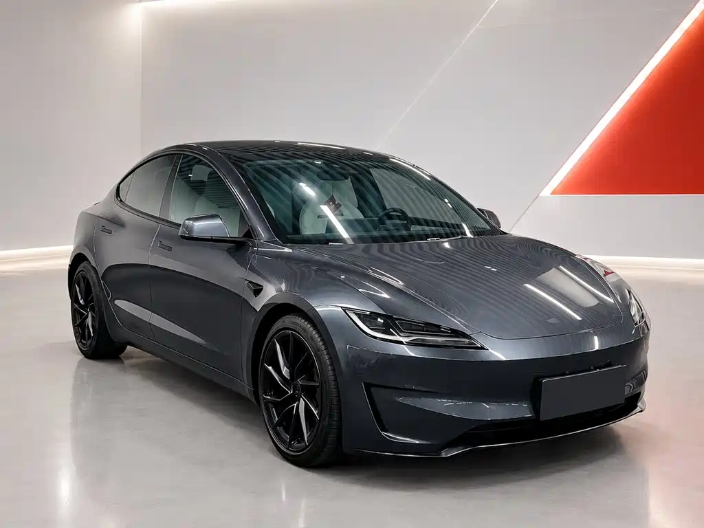 Tesla Model 3 — миниатюра 3