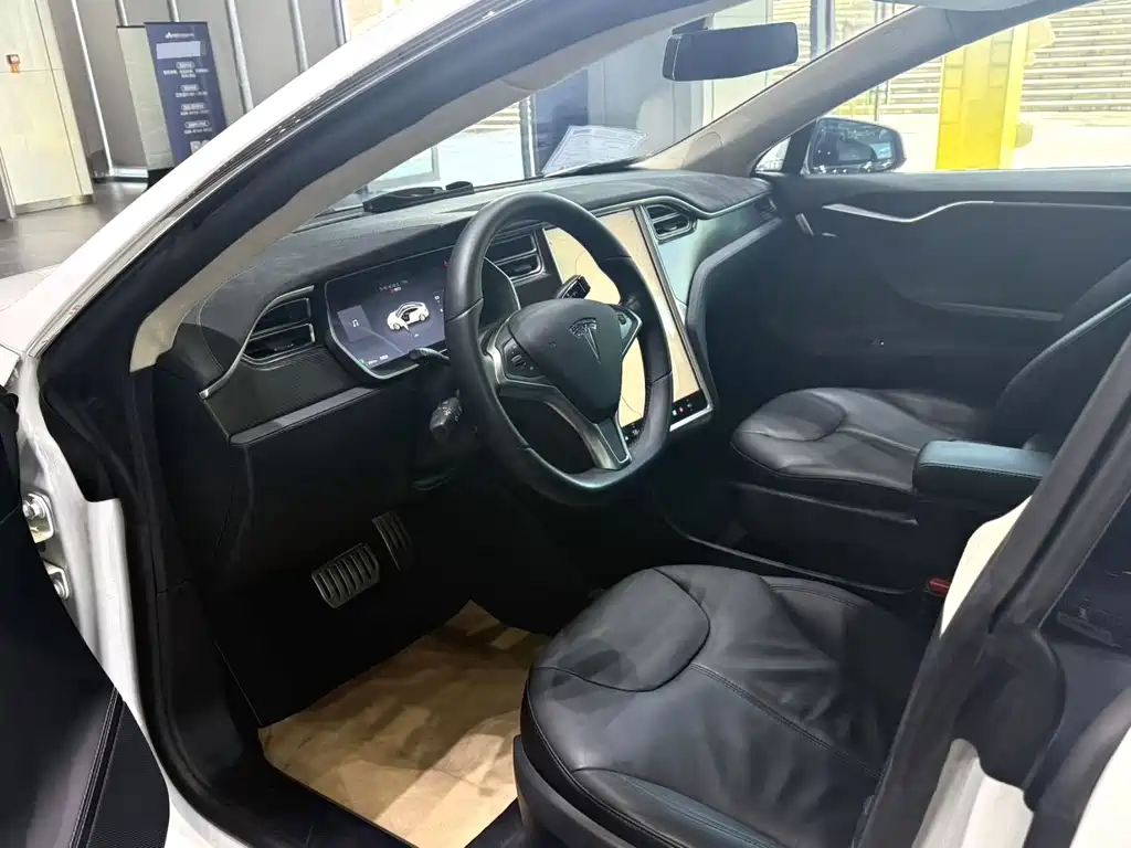 Tesla Model S — миниатюра 3