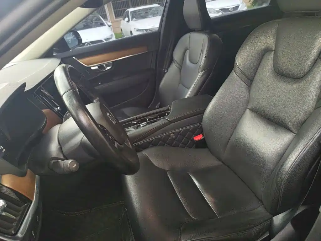 Volvo S90 — миниатюра 8