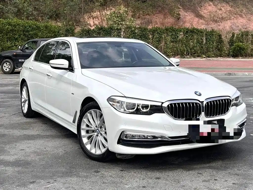 BMW 5 Series — миниатюра 3