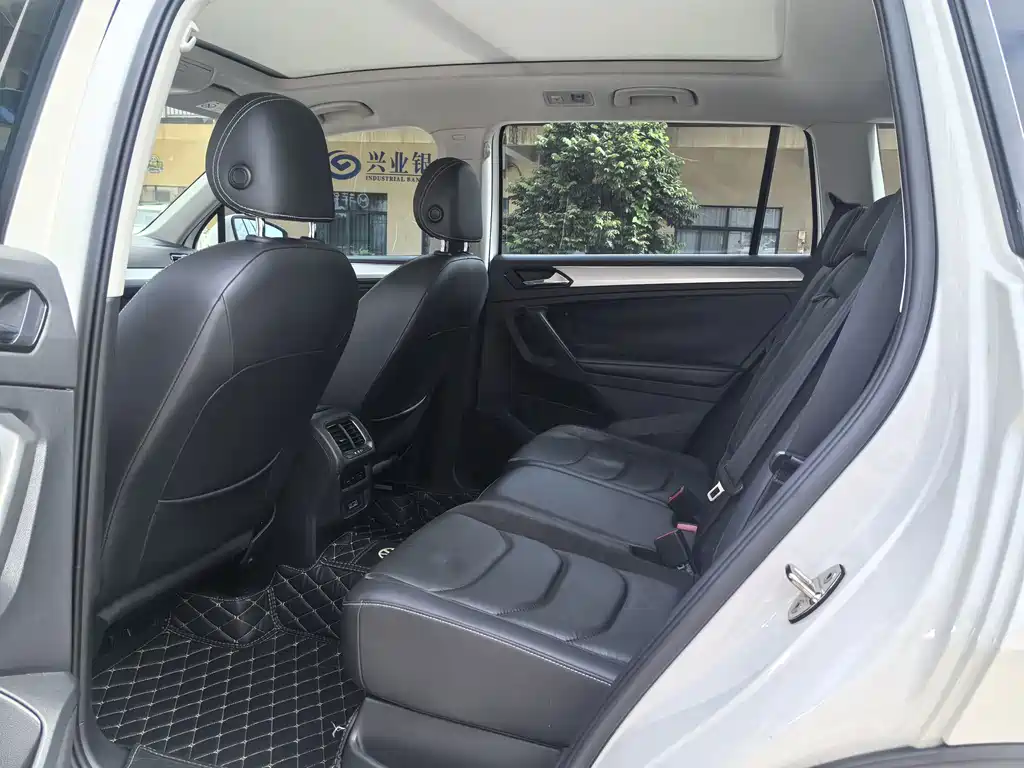 Volkswagen Tiguan L — миниатюра 9