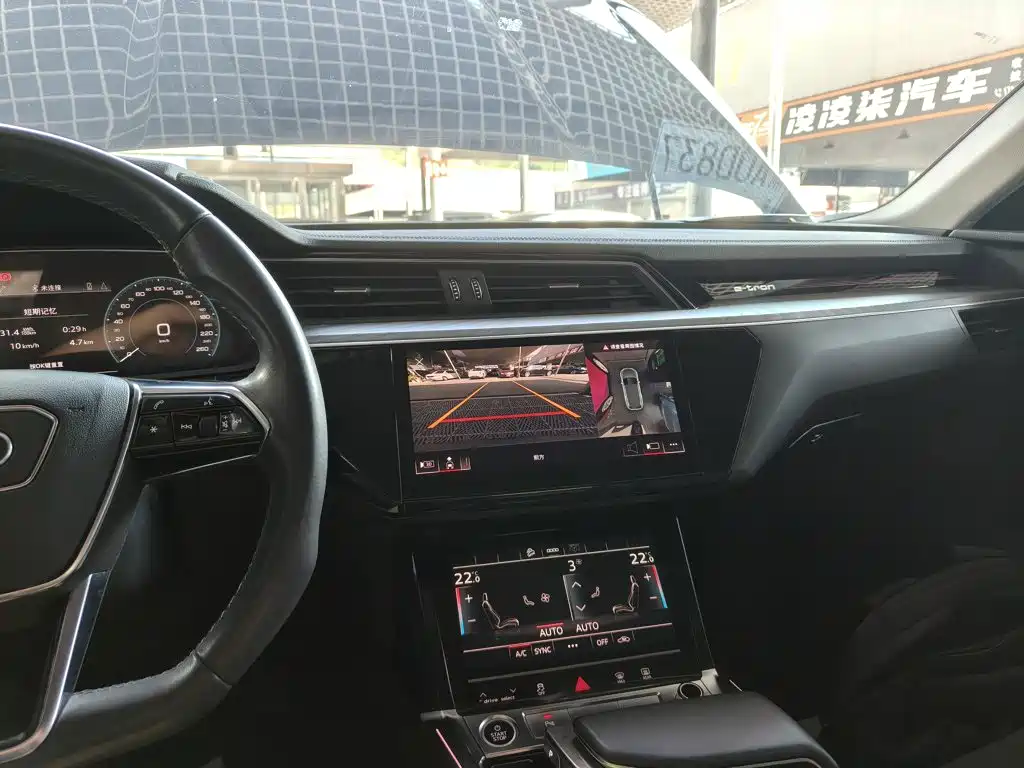 Audi e-tron — миниатюра 13