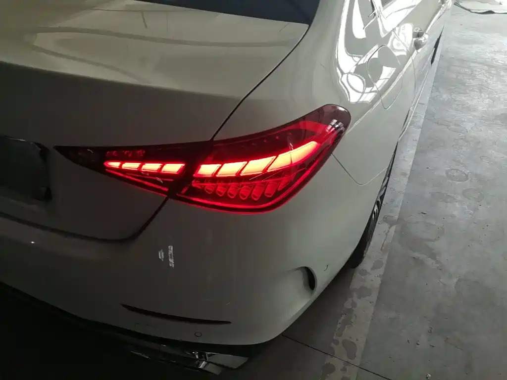 Mercedes-Benz C-Class — миниатюра 8