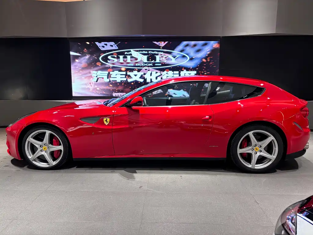 Ferrari FF — миниатюра 3