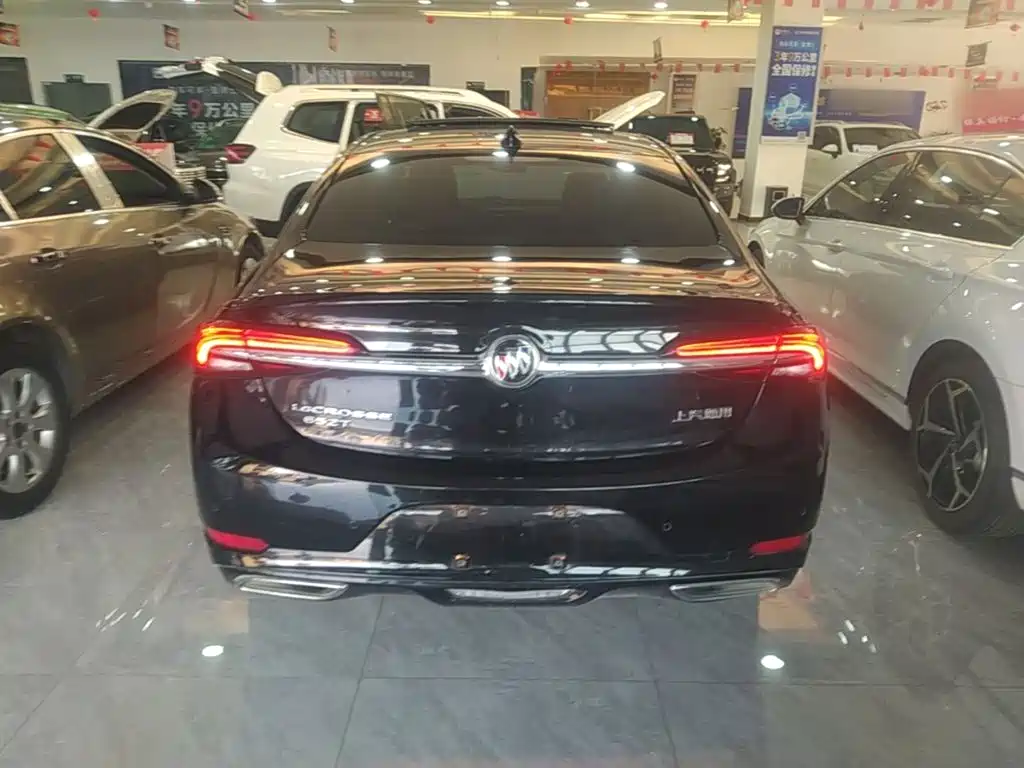 Buick LaCrosse — миниатюра 6
