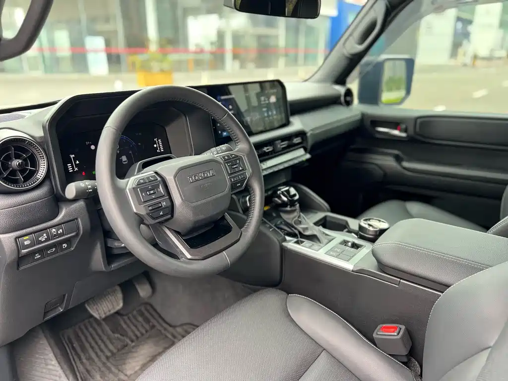 Toyota Prado — миниатюра 4