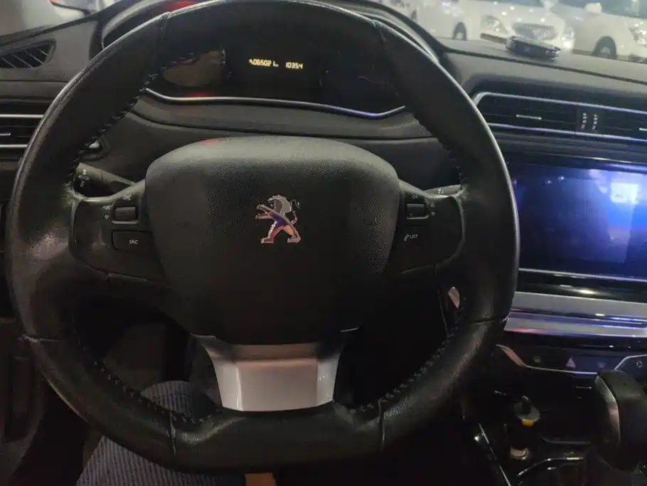 Peugeot 308 — миниатюра 13