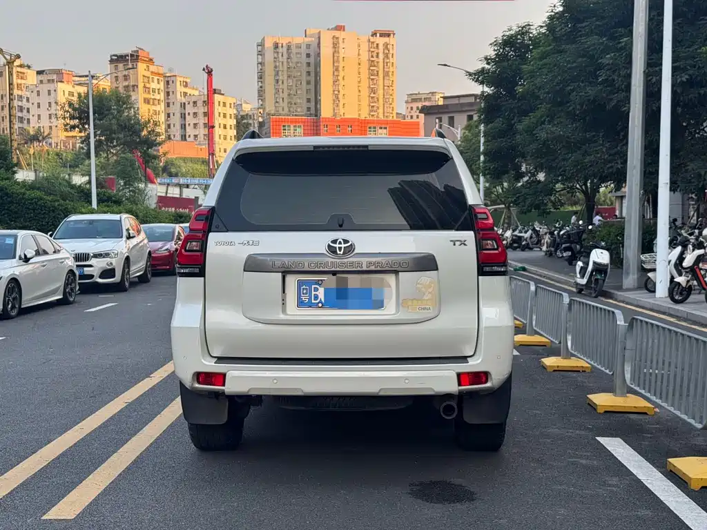 Toyota Prado — миниатюра 9