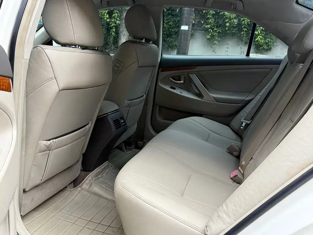 Toyota Camry — миниатюра 5
