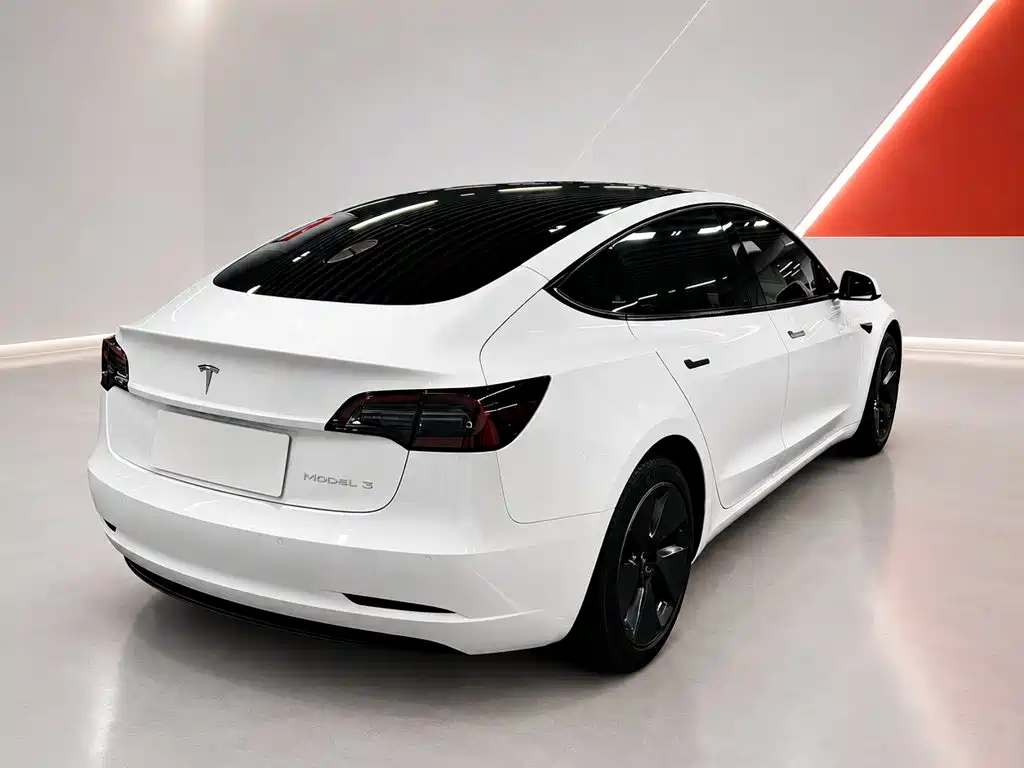 Tesla Model 3 — миниатюра 6