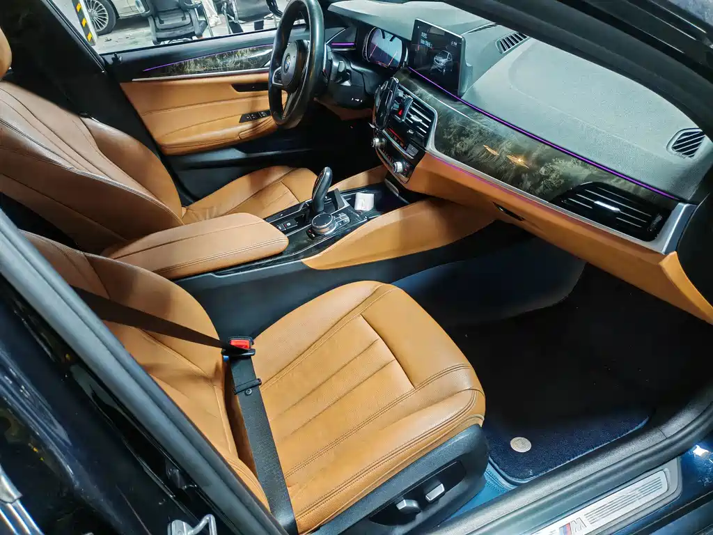 BMW 5 Series — миниатюра 6