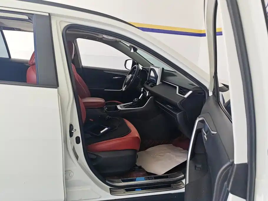 Toyota RAV4 — миниатюра 8