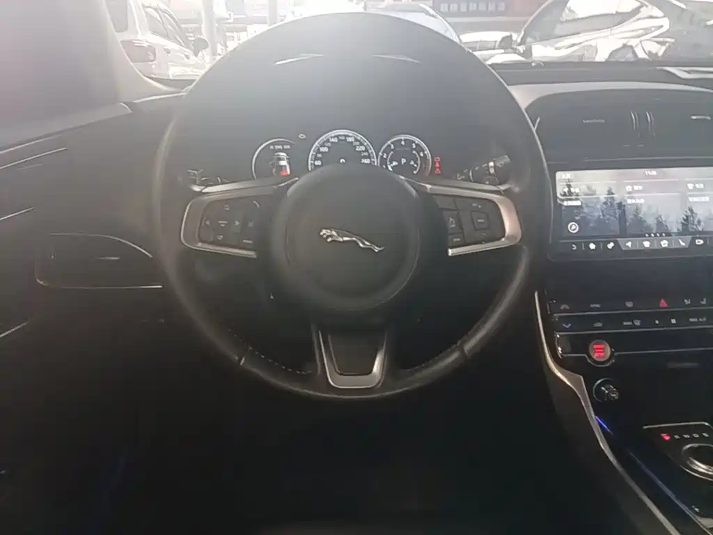 Jaguar XEL — миниатюра 11
