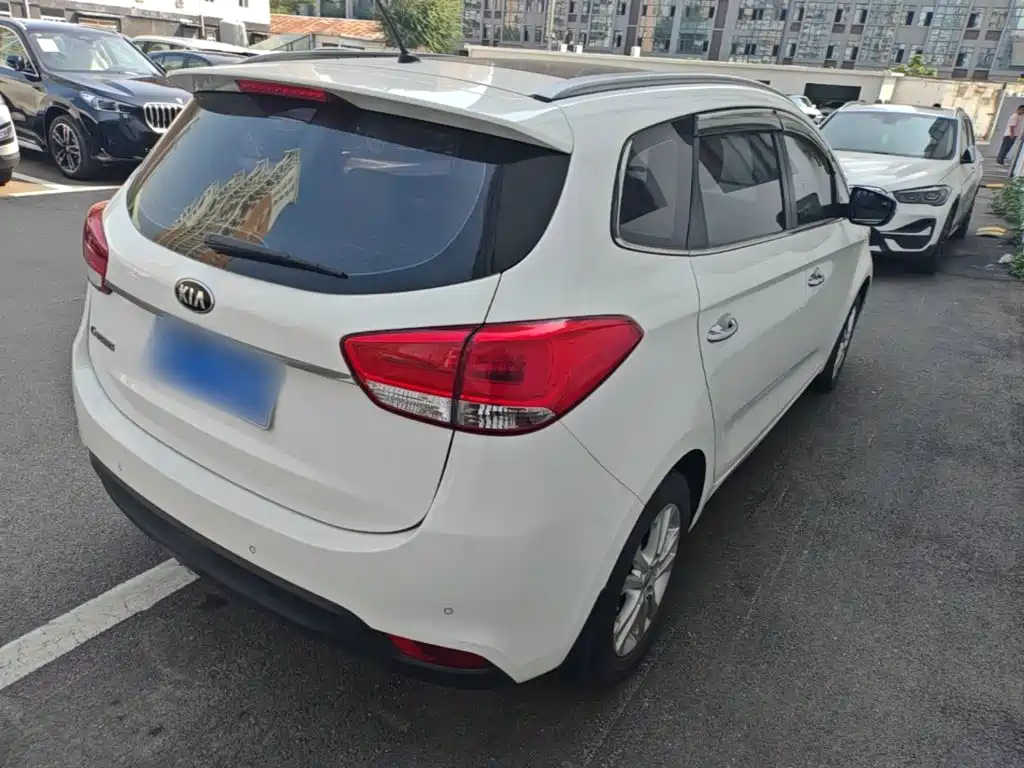 Kia Carens — миниатюра 7