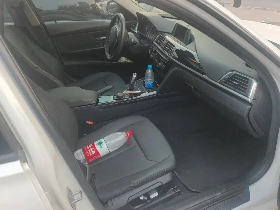 BMW 3 Series — миниатюра 8